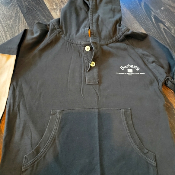 Burberry size 4 kids longsleeve - Picture 3 of 7